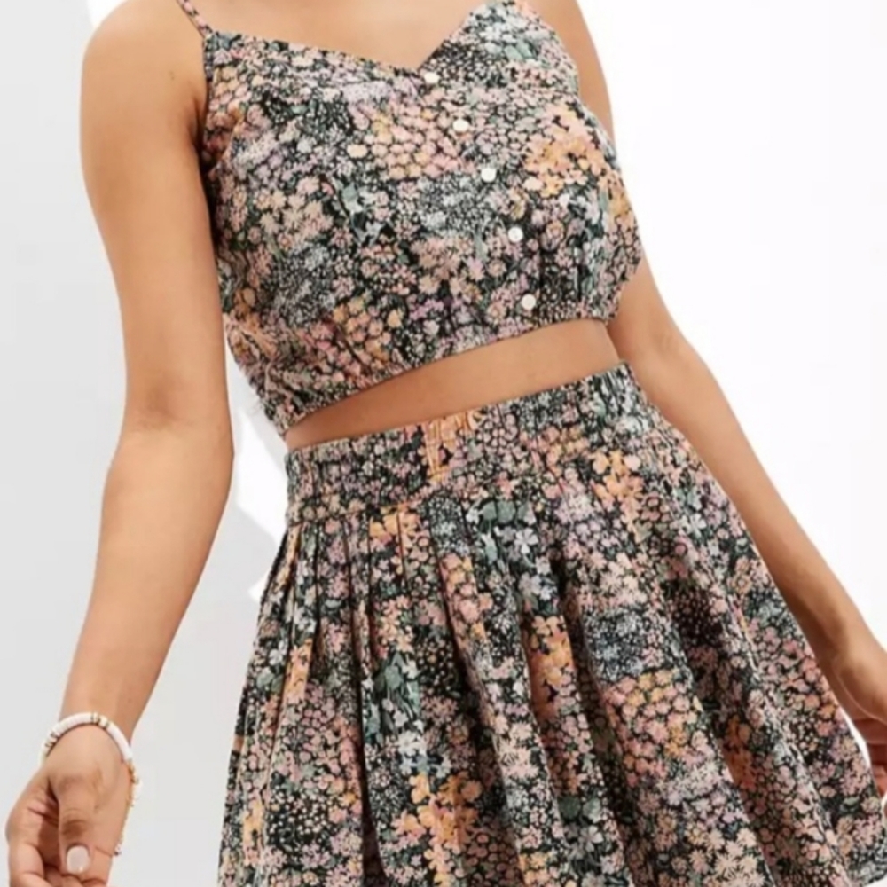American eagle Floral Pleated Skirt